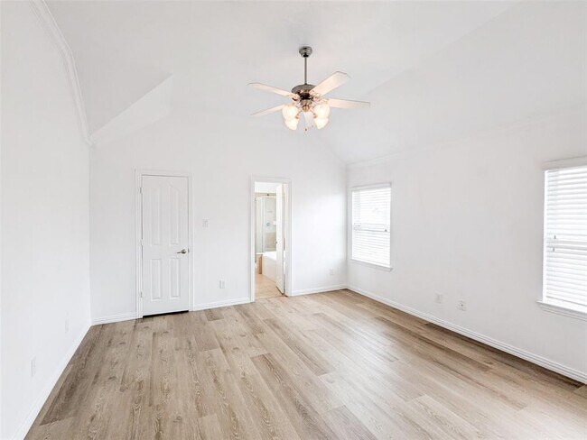 Building Photo - 24606 Forest Canopy Dr