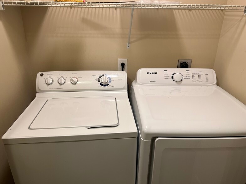 Building Photo - 15600 60th Ave N