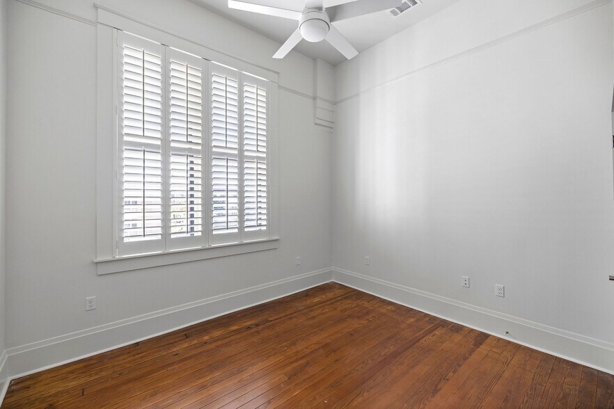 Building Photo - 223 E Thomas St