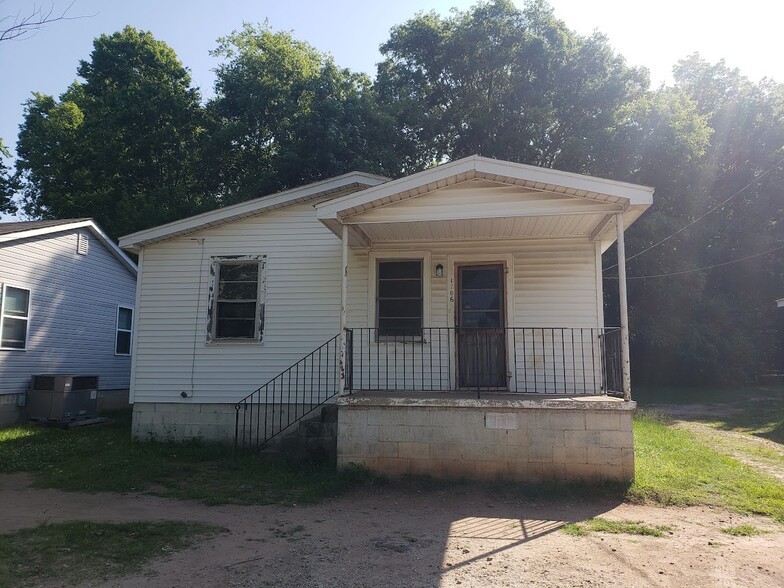 Primary Photo - 1706 W Washington St