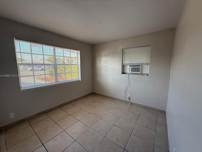 Building Photo - 237 W Blue Heron Blvd