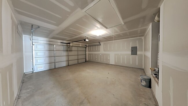 Building Photo - Very Nice 4 Bedroom 2 Bath in El Reno Schools