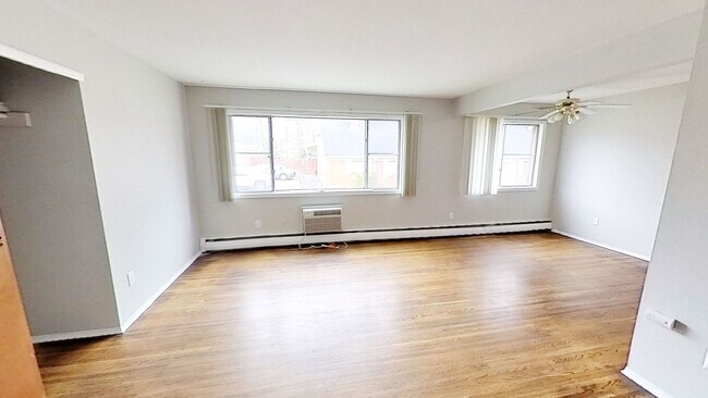 Building Photo - 146 Woodhill Dr