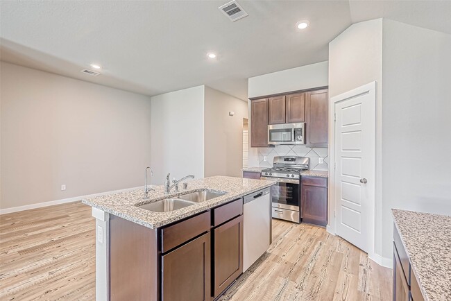 Building Photo - 2611 Westward Hl Dr