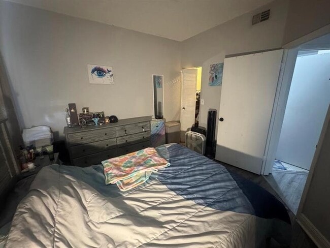 Building Photo - 2445 SW 18th Terrace