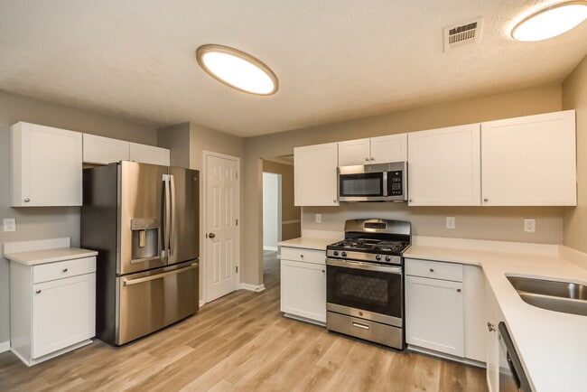 Building Photo - 5621 Winchester Pl