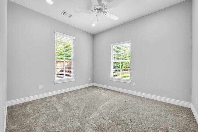 Building Photo - 1 Hanover Ln
