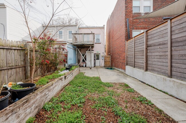 Building Photo - 21 17th St SE