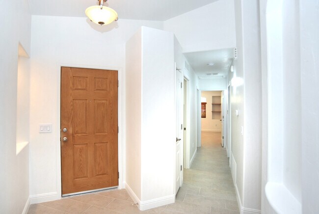 Building Photo - 3 bedroom 2 bathroom in Vail School District