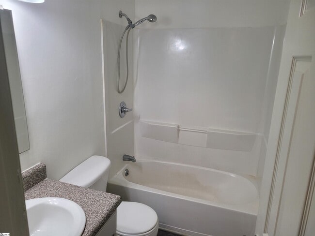 Building Photo - 202 Emerald Park Ct