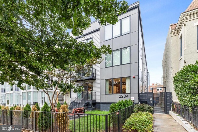 Building Photo - 2234 11th St NW