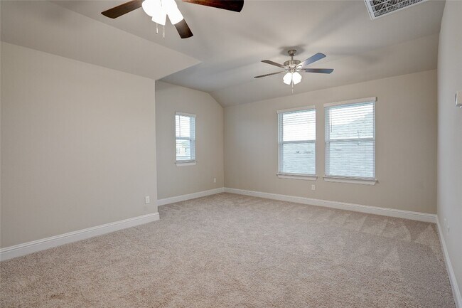 Building Photo - 135 Living Reef Dr