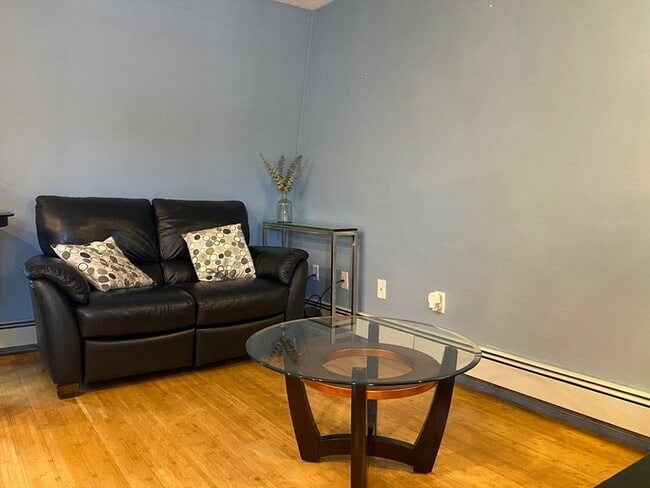 Building Photo - 88 Pearl St