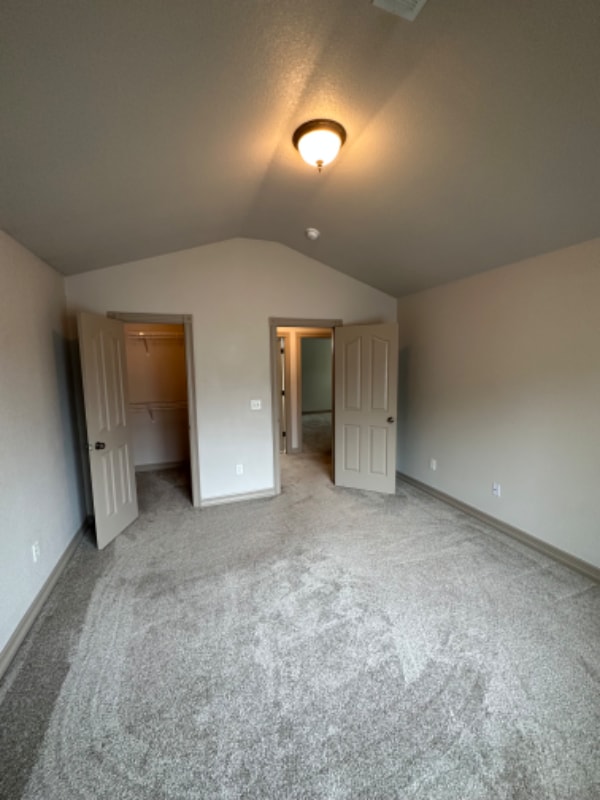 Building Photo - 4913 W 11th Street Rd
