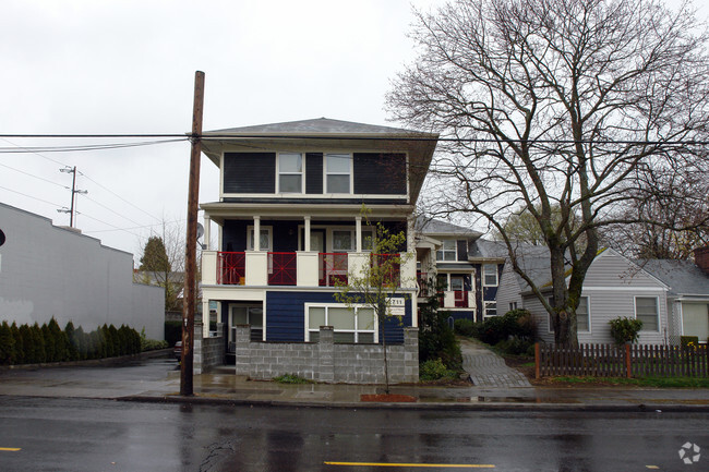 Building Photo - Buks'a Place Apartments