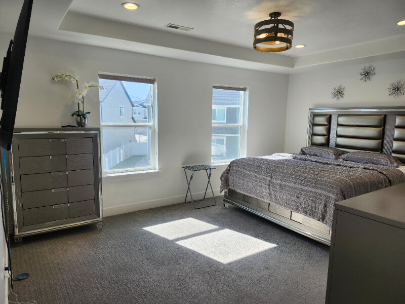 Building Photo - 99 N Lasalle Dr