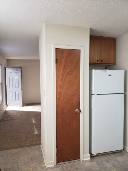 Kitchen/living room - 46 5th Ave