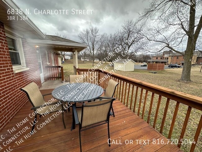 Building Photo - 6838 N Charlotte St