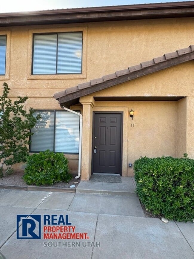 Primary Photo - Townhome Near College