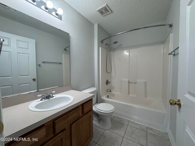 Building Photo - 6985 Ortega Woods Dr