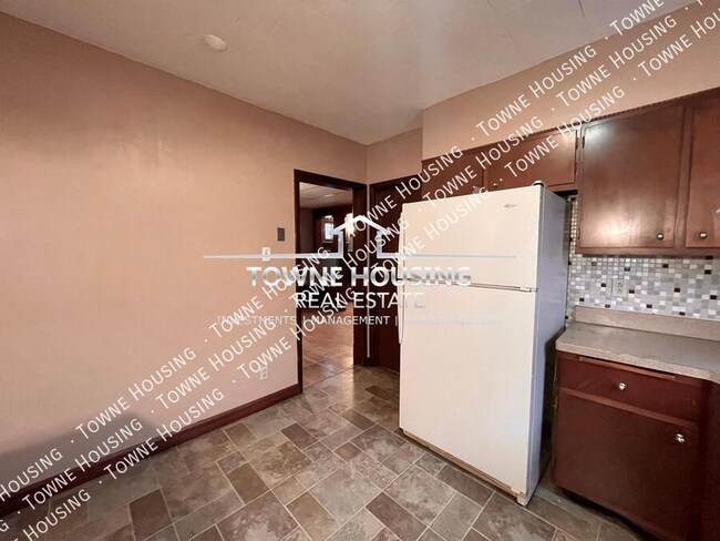 Building Photo - 418 Colvin Ave