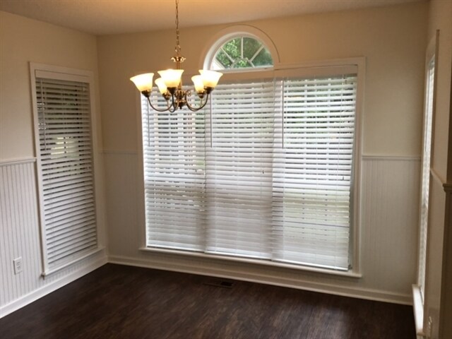 Building Photo - 104 Saddleback Cir