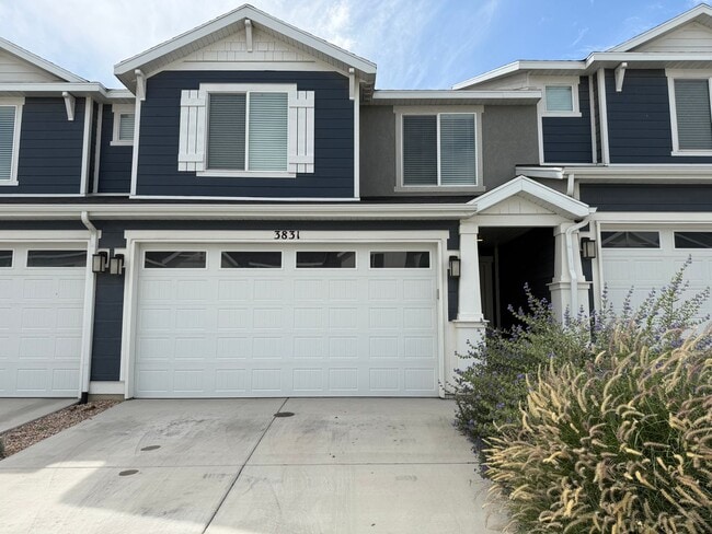 Primary Photo - Beautifully Updated 4-Bedroom Townhome in ...