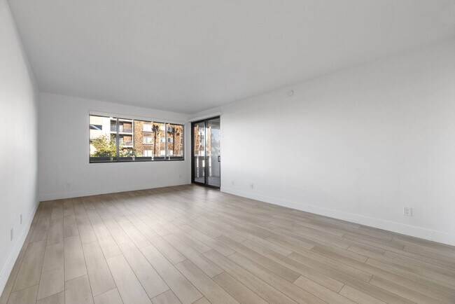 Building Photo - 1118 3rd St