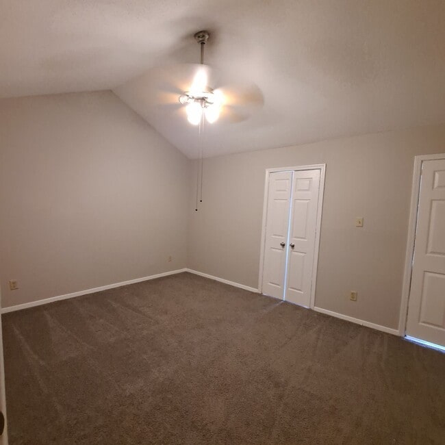 Building Photo - Welcome to 5252 Scottsdale!