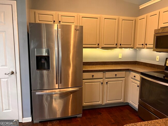 Building Photo - 20 Triangle Ln