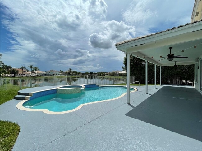 Building Photo - 12738 Maypan Dr