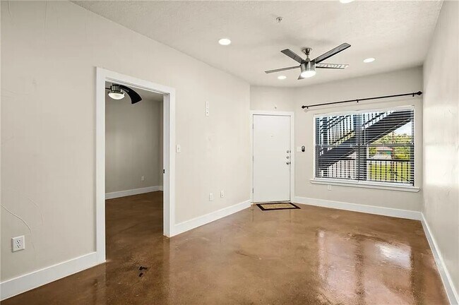 Building Photo - 1807 Poquito St