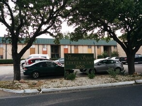 Building Photo - 2600 Penny Ln