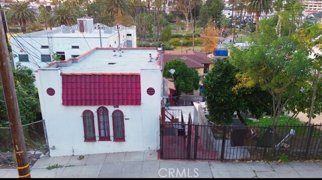 Primary Photo - 1011 Laguna Ave