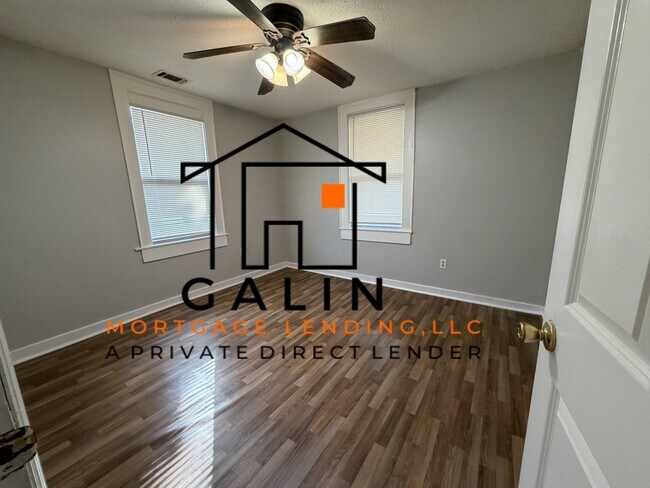 Building Photo - 1005 Amaranth Ave