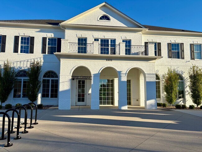 Building Photo - Charming & NEWLY Renovated 2-Bedroom Condo...