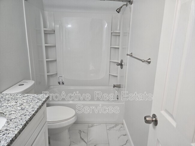 Building Photo - 9523 18th Bay St