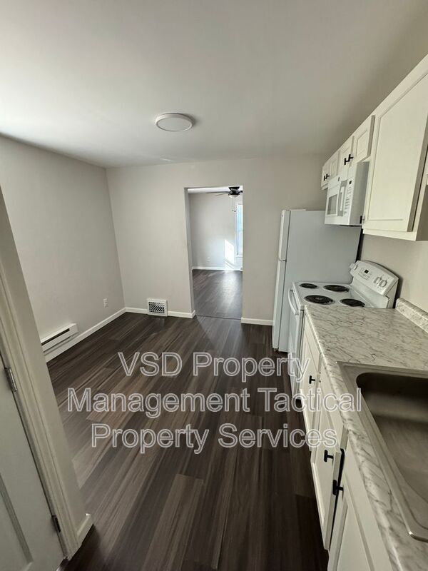 Building Photo - 2907 Oakwood Ave