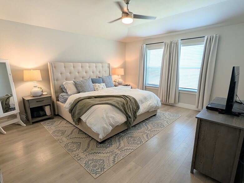 Building Photo - 5627 Jewel Curv