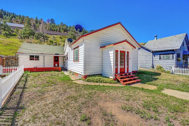 Primary Photo - 2253 Miner St