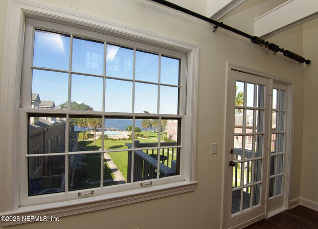 Building Photo - 1526 Palm Ave