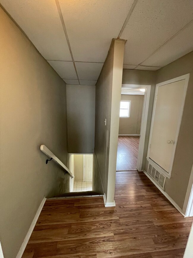 Building Photo - North Bay / central Portland area-Affordable rental-$99 move-in special