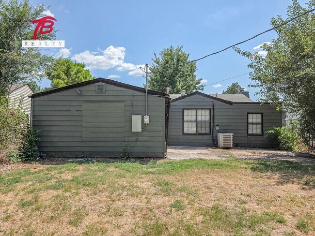 Building Photo - Charming and Newly Renovated 4-Bedroom Hom...