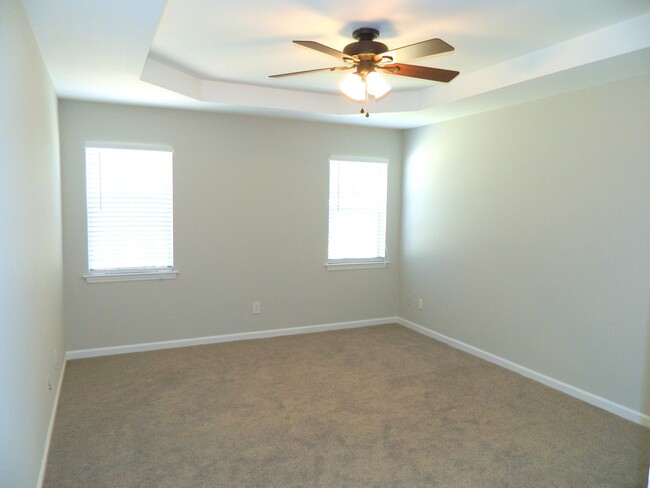 Building Photo - 1099 Maple Ridge Ct