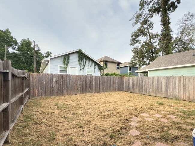Building Photo - 16630 E Hammon