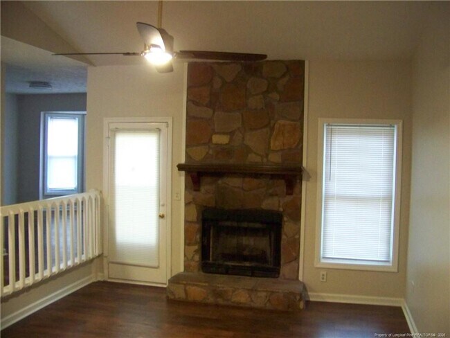 Building Photo - 6793 Candlewood Dr