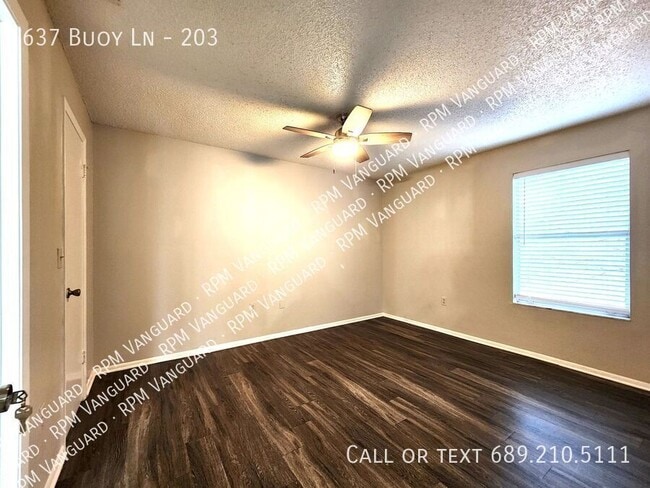 Building Photo - 637 Buoy Ln