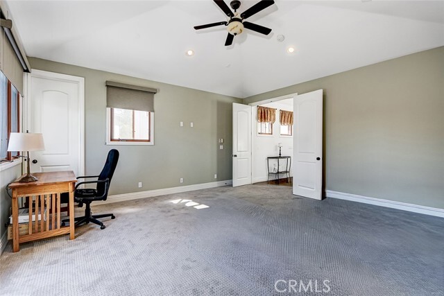 Building Photo - 3404 N Poinsettia Ave