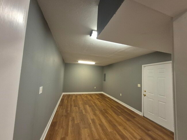 Building Photo - 712 Michael Dr