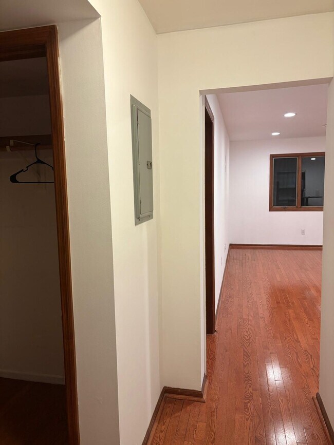 Building Photo - 1250 N Broad St